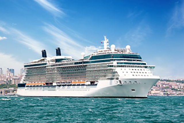 Image of cruise liner close to port